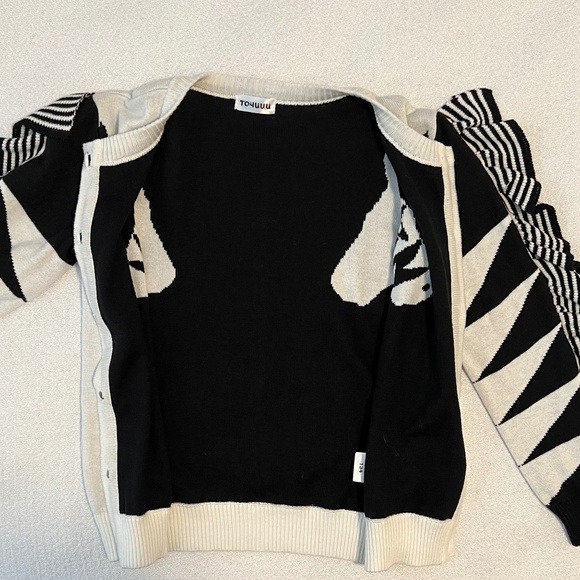 Girl's Cotton Zebra Cardigan Sweater with Mane Detail Size 8 - Picture 7 of 9